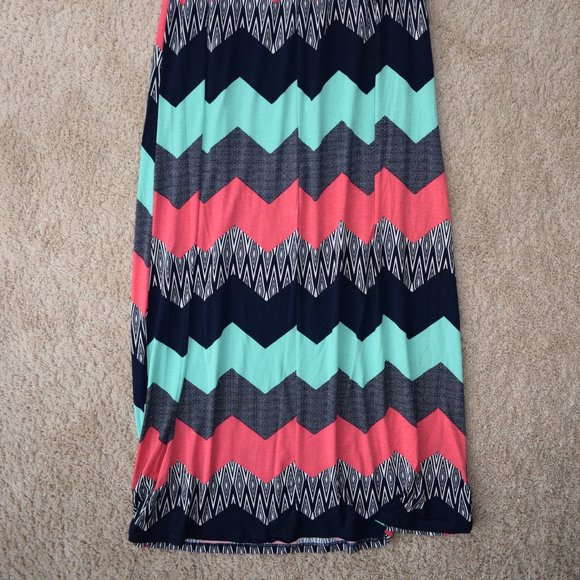 Patterned Maxi Dress - Picture 2 of 2